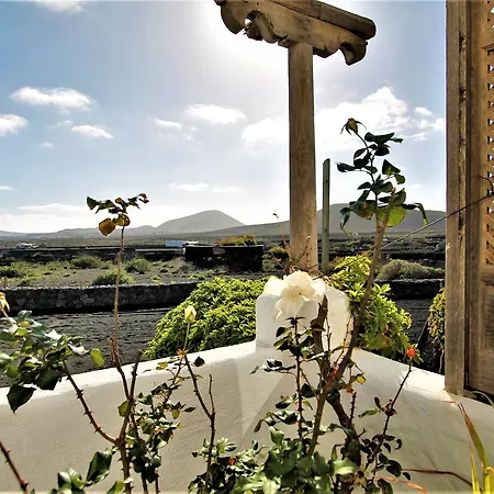 Finca Tisalaya * Tinajo